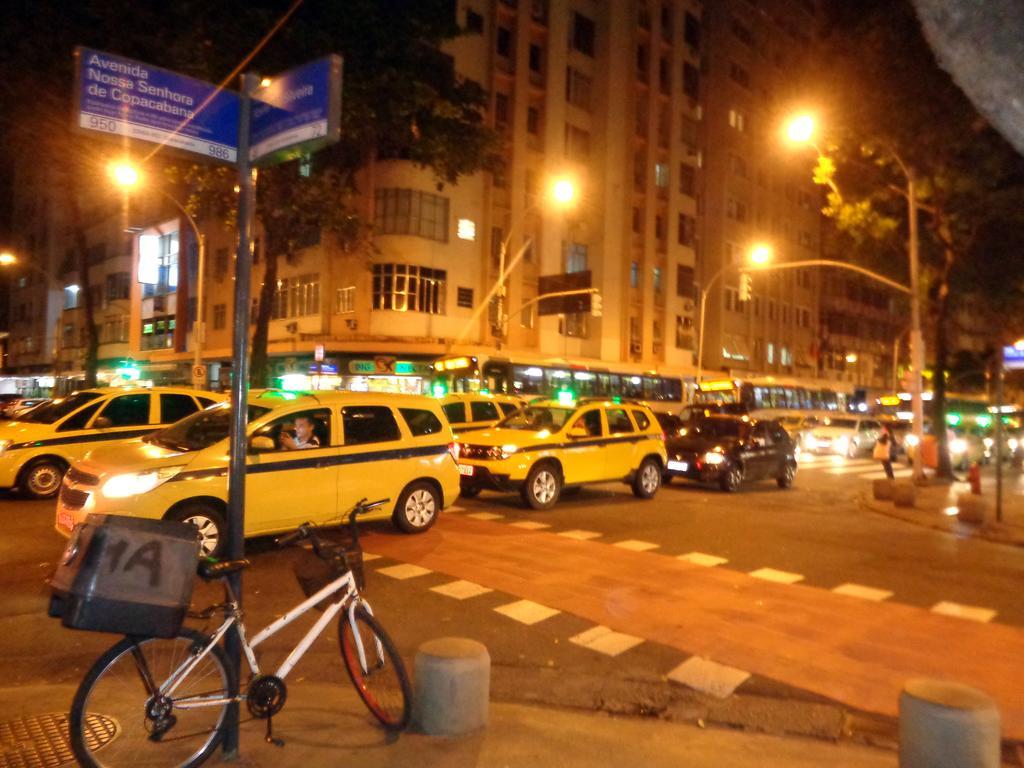 Apartamento Bom E Barato A 200 Metros Da - Av Copacabana 1032 Ap 705 Rio de Janeiro